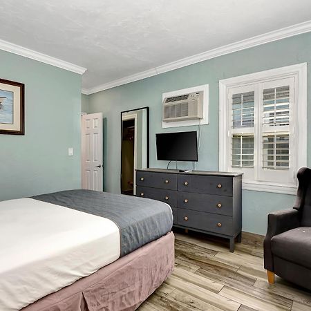 Shoreline Suites & Cabana Cottages - Beachfront Daytona Beach Bagian luar foto