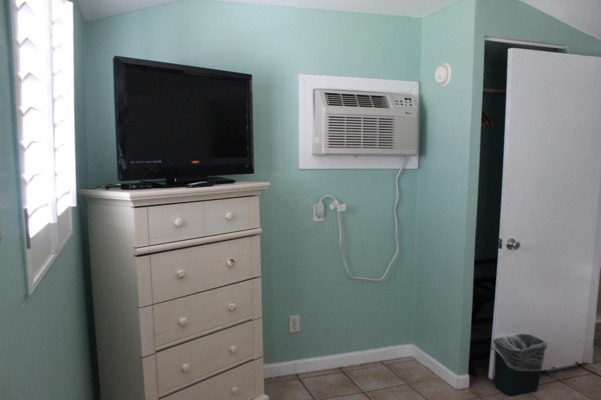 Shoreline Suites & Cabana Cottages - Beachfront Daytona Beach Ruang foto