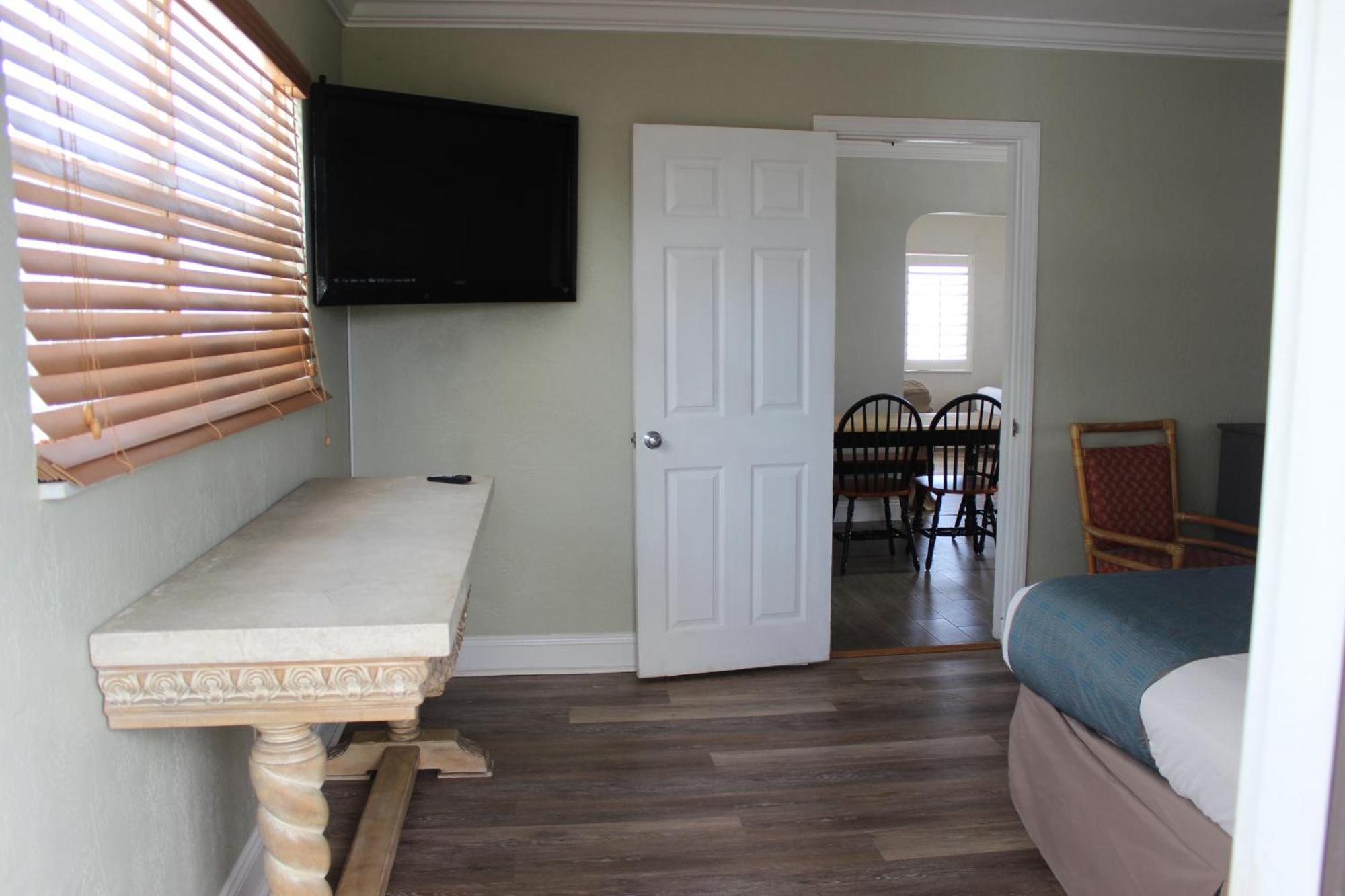 Shoreline Suites & Cabana Cottages - Beachfront Daytona Beach Ruang foto