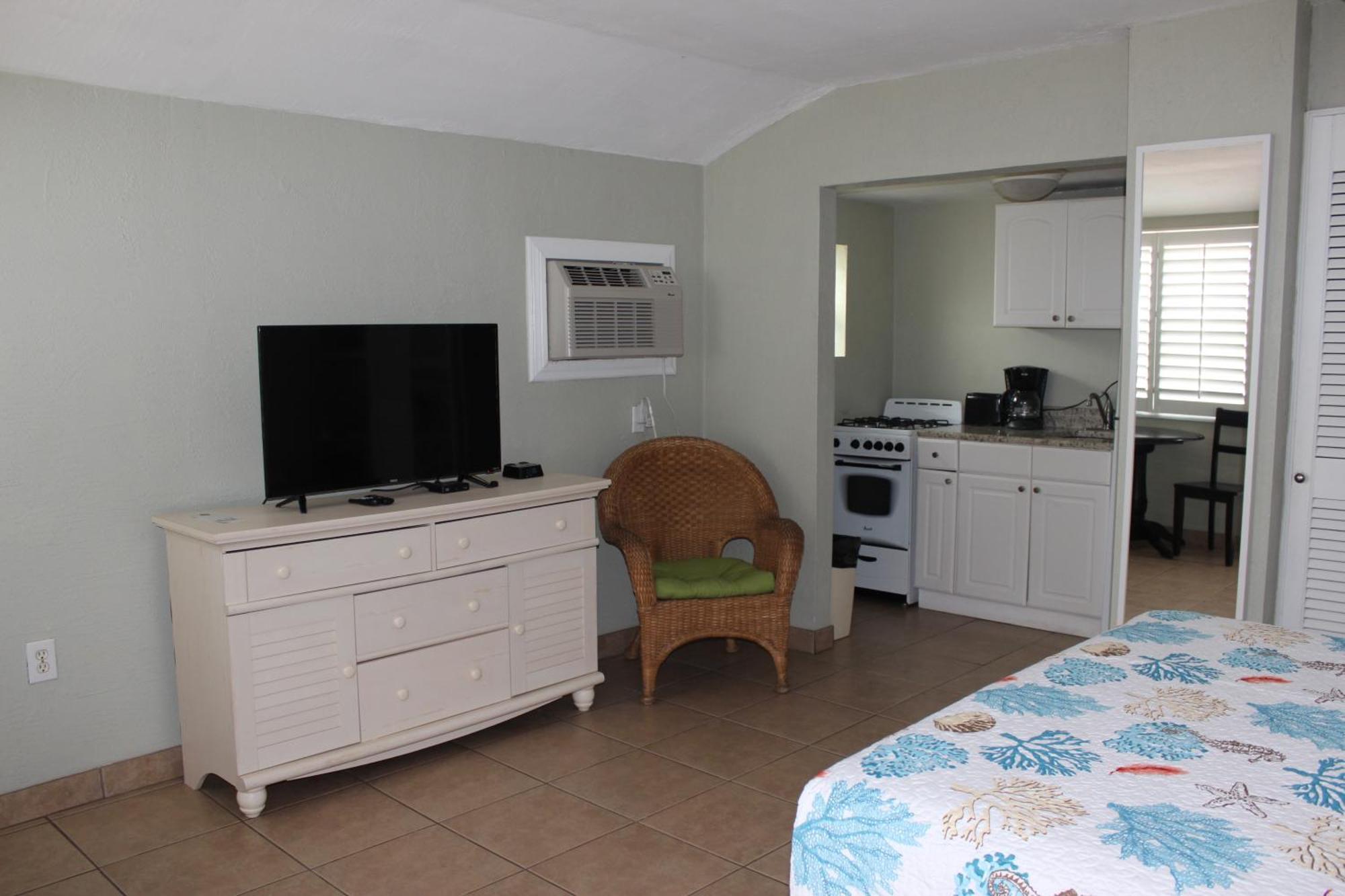Shoreline Suites & Cabana Cottages - Beachfront Daytona Beach Ruang foto
