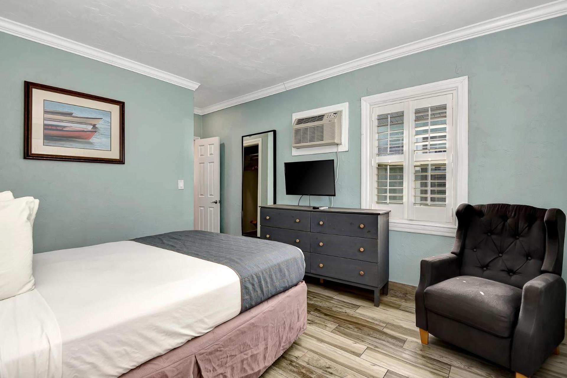 Shoreline Suites & Cabana Cottages - Beachfront Daytona Beach Bagian luar foto