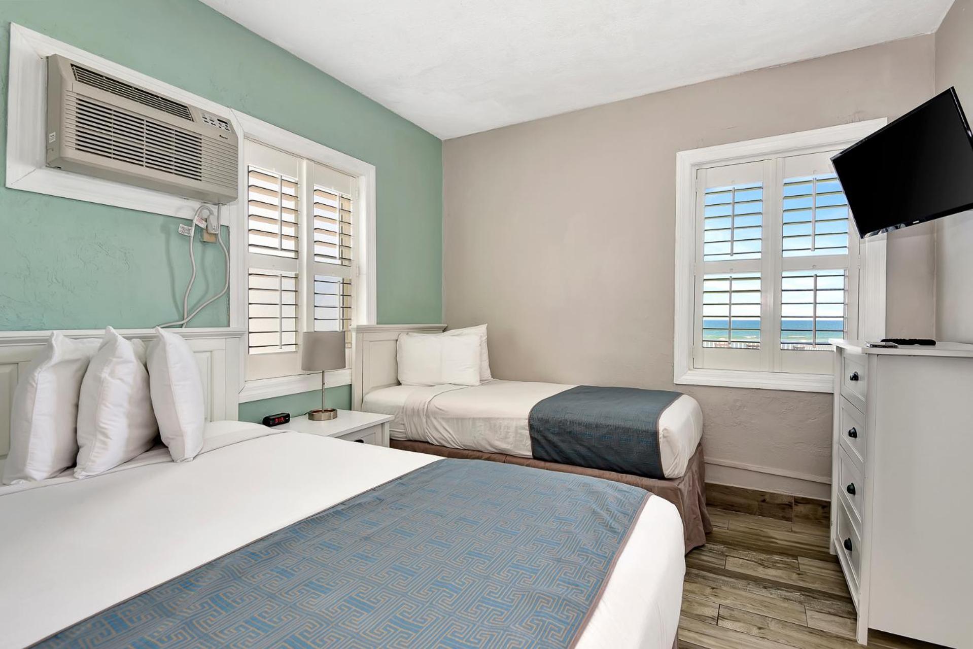 Shoreline Suites & Cabana Cottages - Beachfront Daytona Beach Bagian luar foto