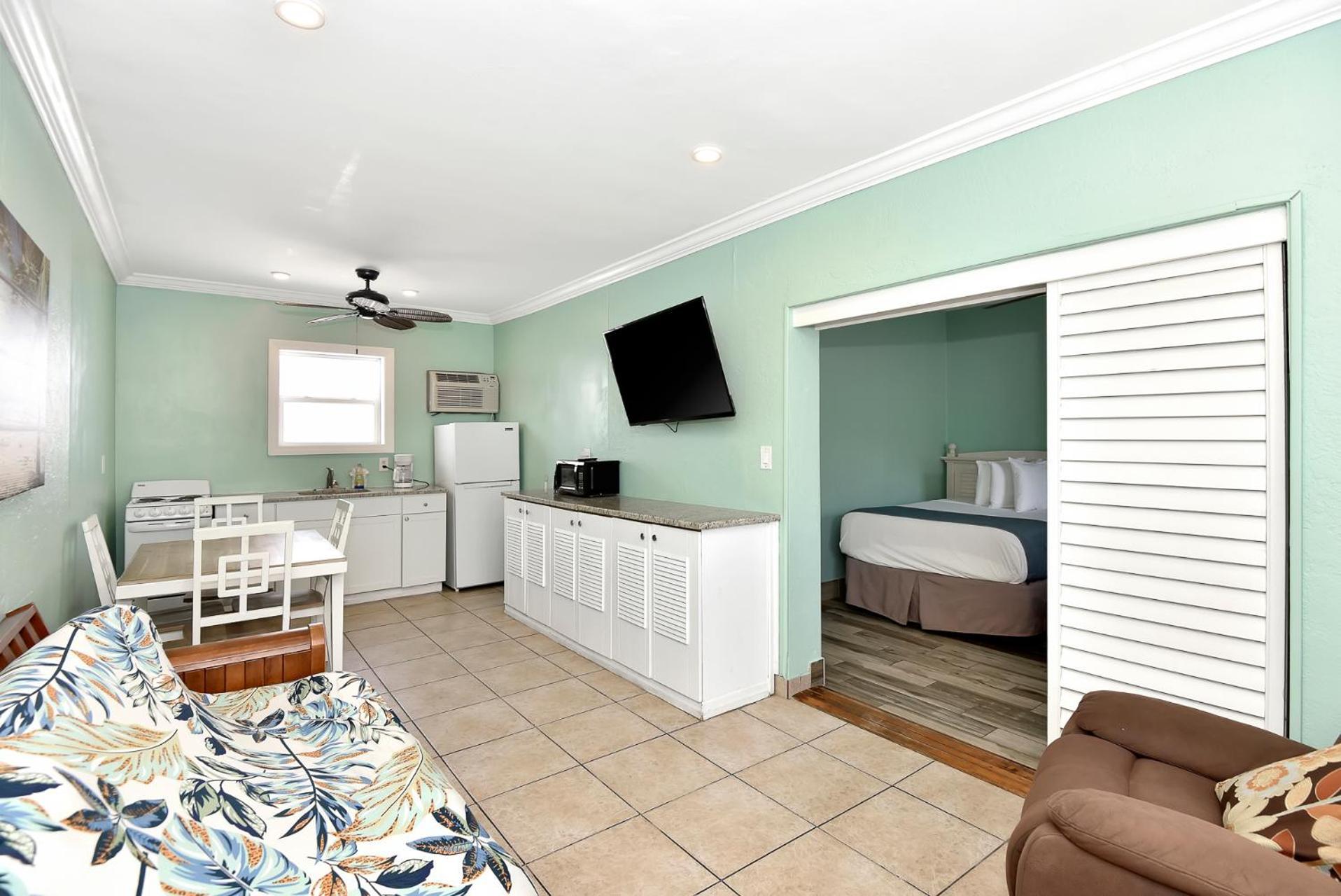 Shoreline Suites & Cabana Cottages - Beachfront Daytona Beach Bagian luar foto